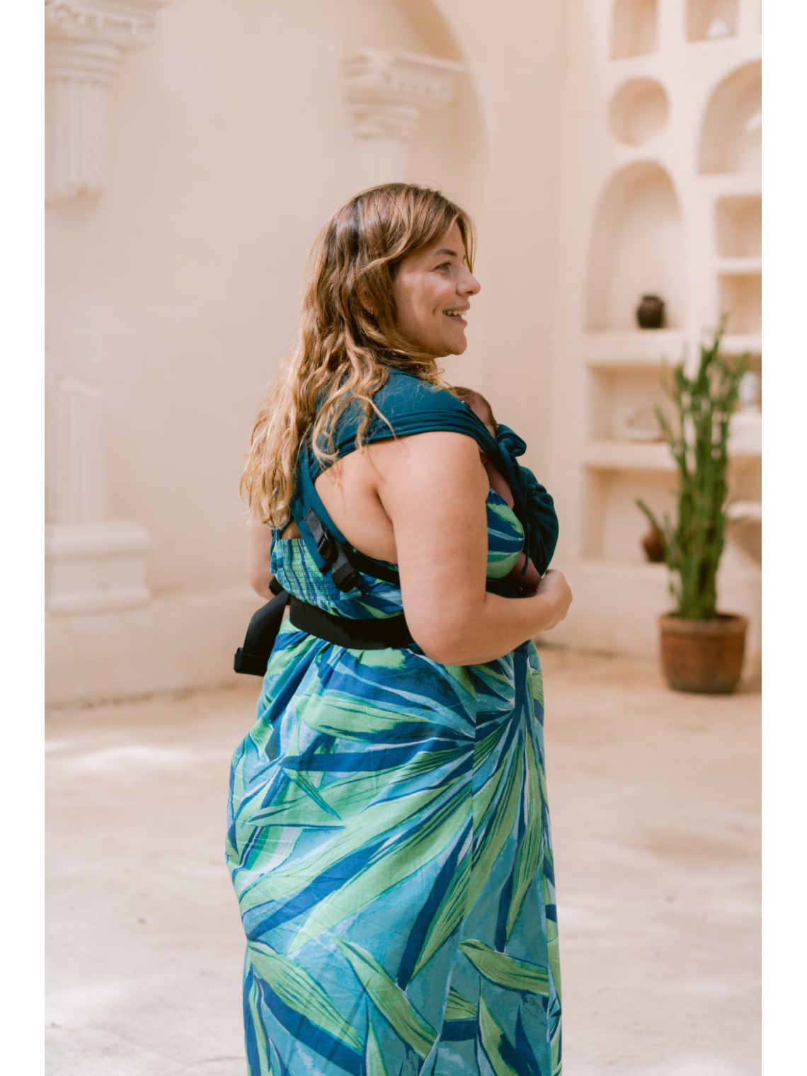 Neko Tiny – nešioklė mažyliams nuo 2,5 kg, su tampriu audiniu ir plačiais diržais