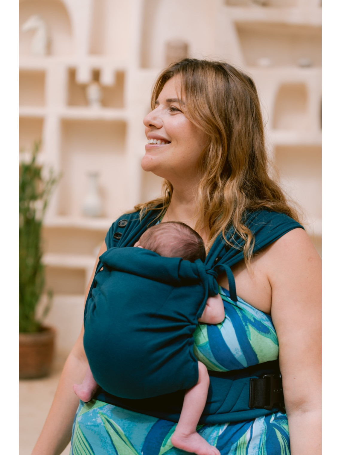 Neko Tiny – nešioklė mažyliams nuo 2,5 kg, su tampriu audiniu ir plačiais diržais