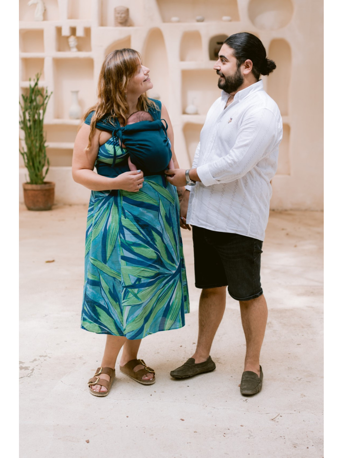 Neko Tiny – nešioklė mažyliams nuo 2,5 kg, su tampriu audiniu ir plačiais diržais