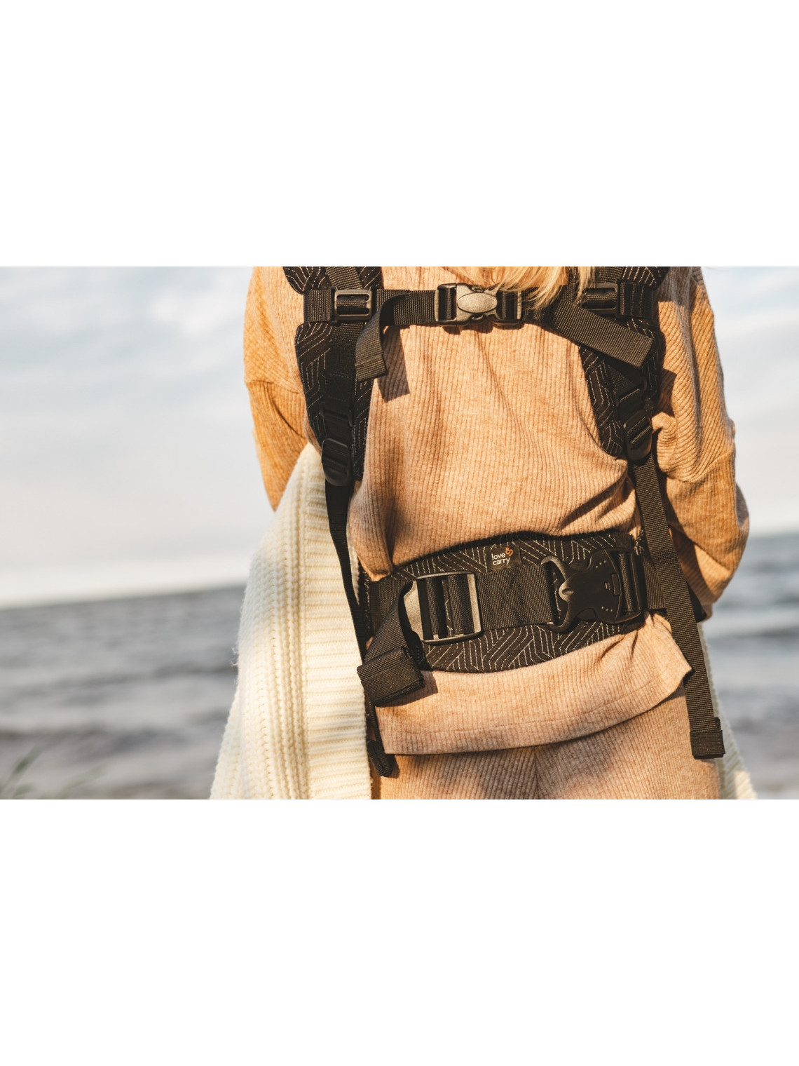 Love & Carry ONE – comfortable baby carrier from newborn