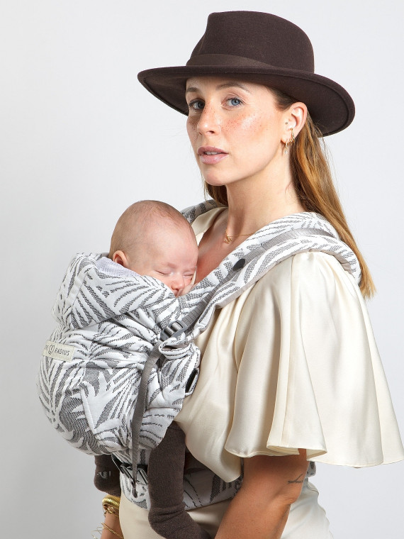 LOVE RADIUS HoodieCarrier 2 – ergonomic baby carrier from birth