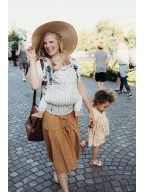Boba X – adjustable ergonomic carrier from birth