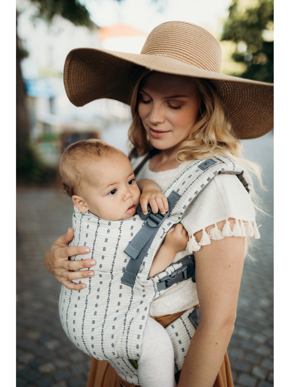 Boba X – adjustable ergonomic carrier from birth
