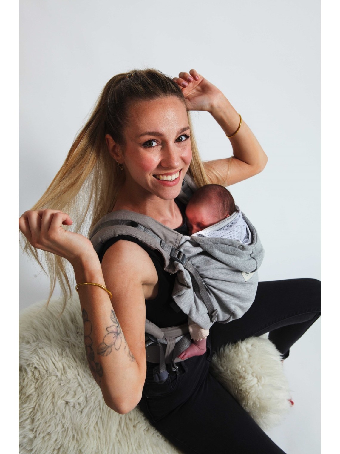LOVE RADIUS HoodieCarrier 2 – ergonomiška nešioklė nuo gimimo