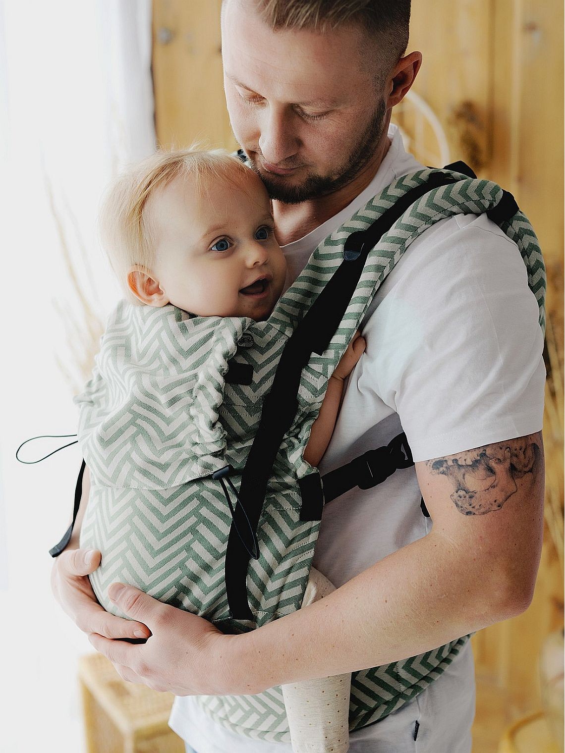 Little Frog Prime – lightweight, breathable newborn carrier