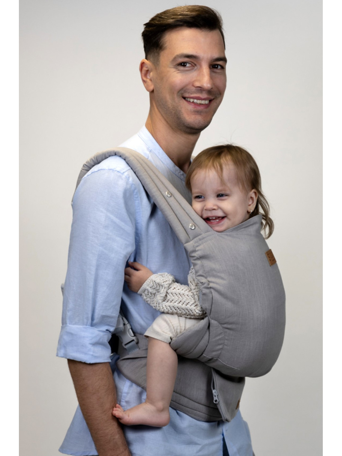 ISARA Elite is a timeless piece for parents who want effortless elegance and technical performance—without compromise.