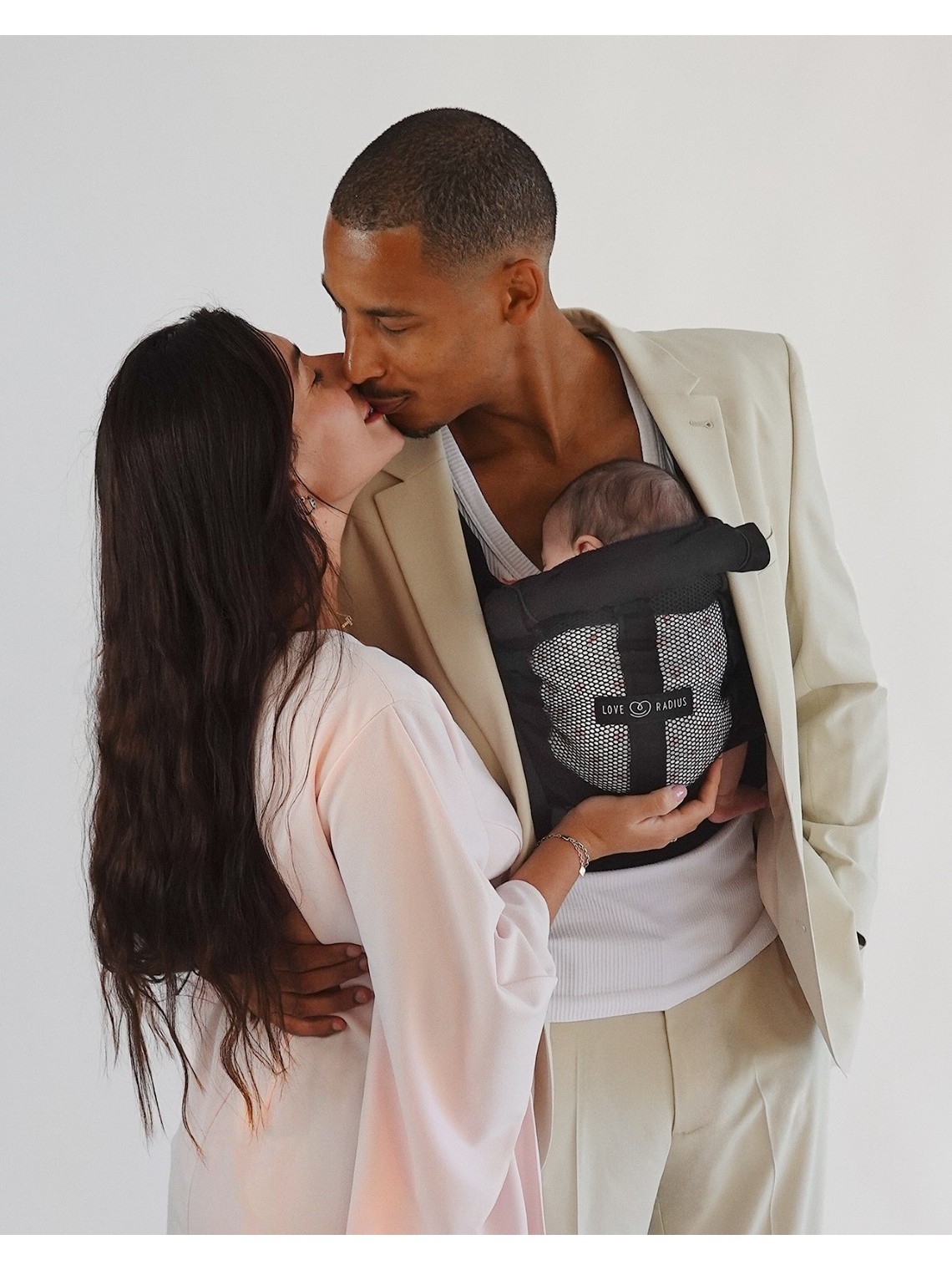 Love Radius PhysioCarrier 2 – ergonomic baby carrier from birth | babysling.eu
