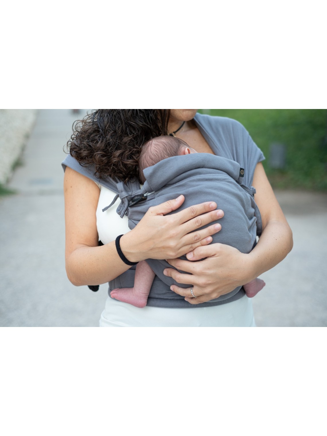 Neko Tiny – newborn baby carrier from 2.5 kg, made of stretchy wrap fabric