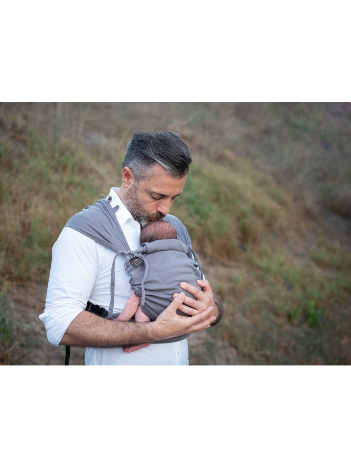 Neko Tiny – newborn baby carrier from 2.5 kg, made of stretchy wrap fabric