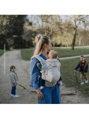 LOVE RADIUS HoodieCarrier 2 – ergonomiška nešioklė nuo gimimo