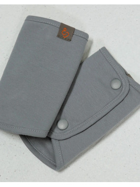 Love & Carry seilinukai, Grey