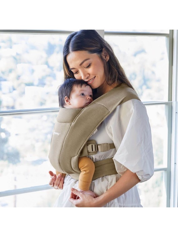 Ergobaby Embrace – švelni ir kompaktiška nešioklė nuo gimimo