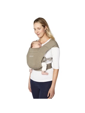 Ergobaby Embrace – švelni ir kompaktiška nešioklė nuo gimimo Ergobaby Embrace – švelni ir kompaktiška nešioklė nuo gimimo