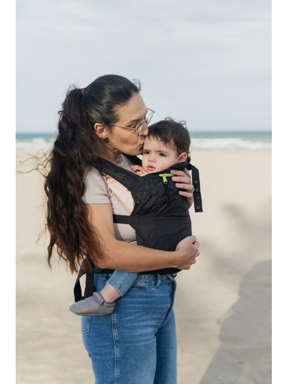 Boba Air – lightweight foldable travel carrier