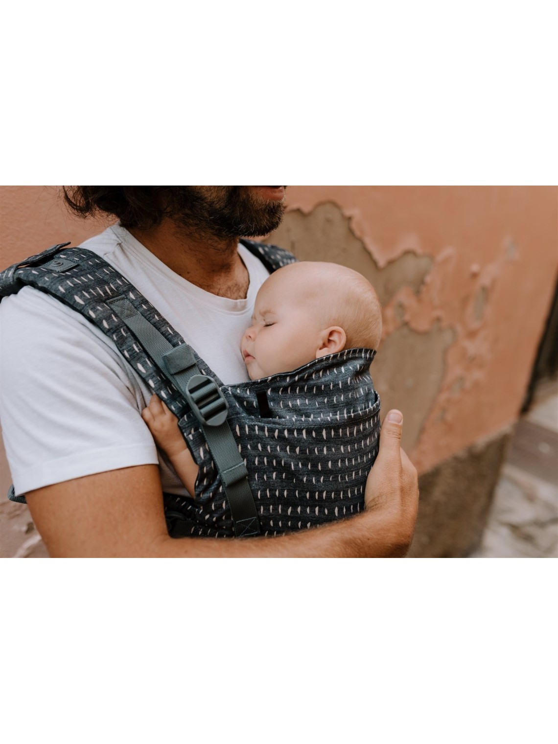 Boba X – adjustable ergonomic carrier from birth