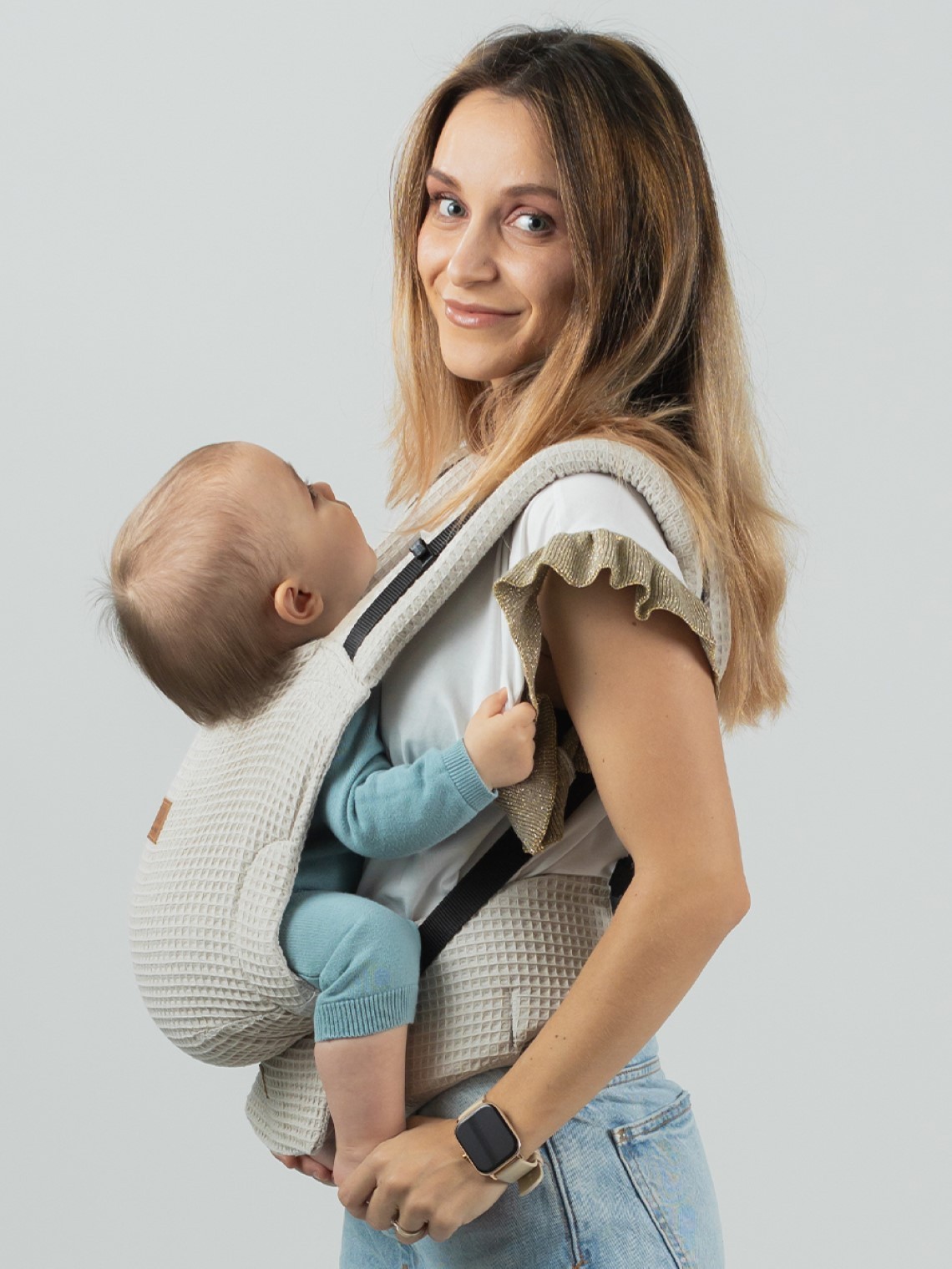 ISARA Quick Full Buckle – easy, fast, and ergonomic baby carrier