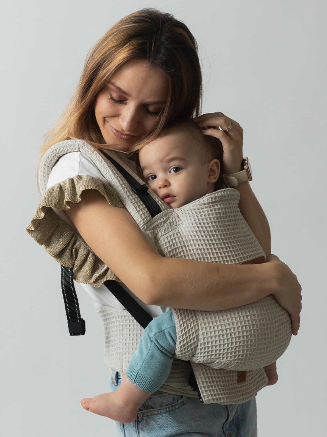ISARA Quick Full Buckle – easy, fast, and ergonomic baby carrier