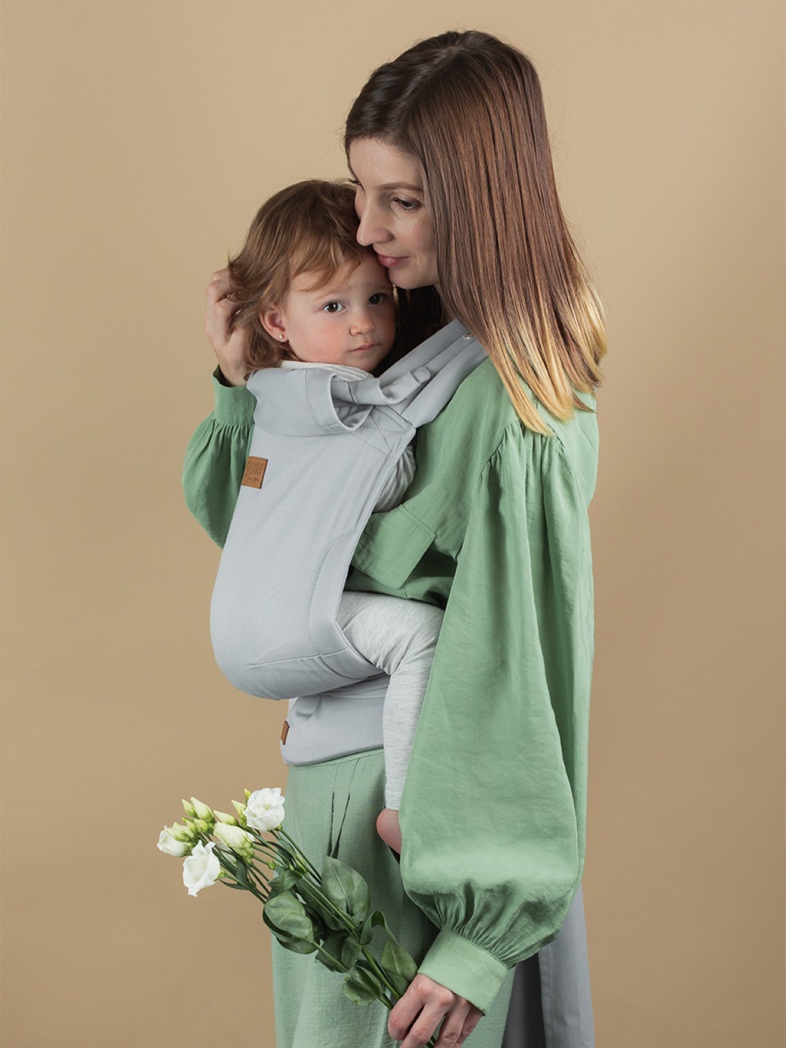 ISARA Quick Half Buckle – hybrid baby carrier with buckle and wrap flexibility