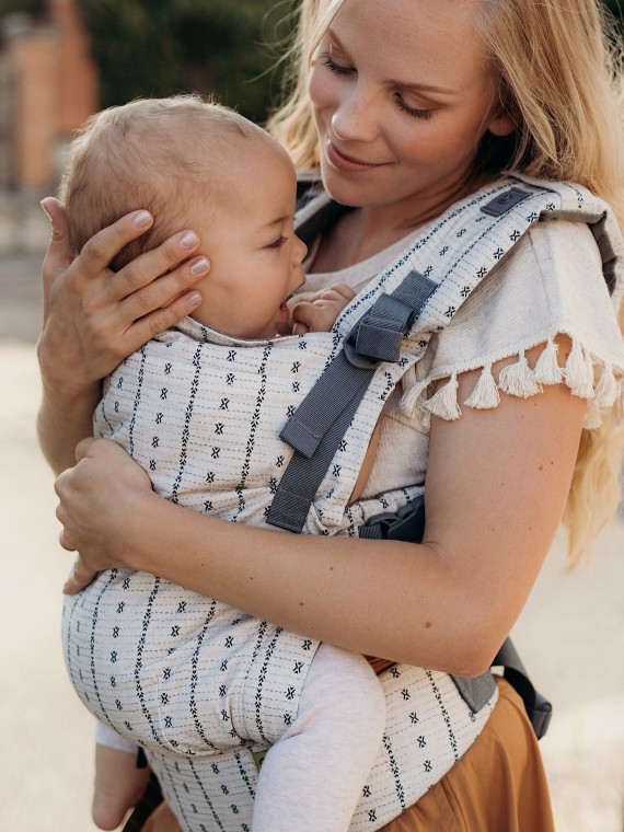 Boba X – adjustable ergonomic carrier from birth