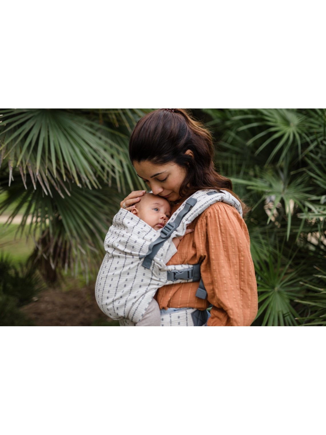 Boba X – adjustable ergonomic carrier from birth